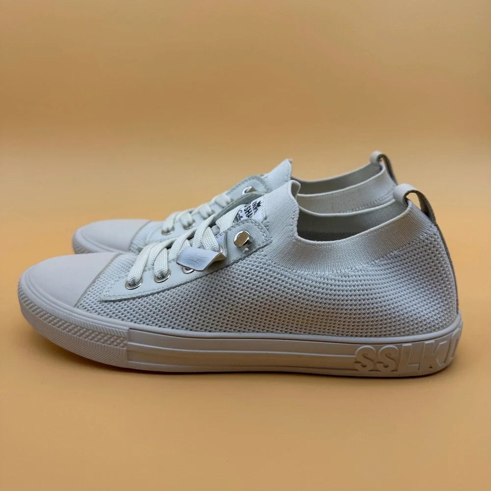 Simple Red Shan Mei White‎ Knit Slip On Women's Sneakers Size US 8 Casual Shoe